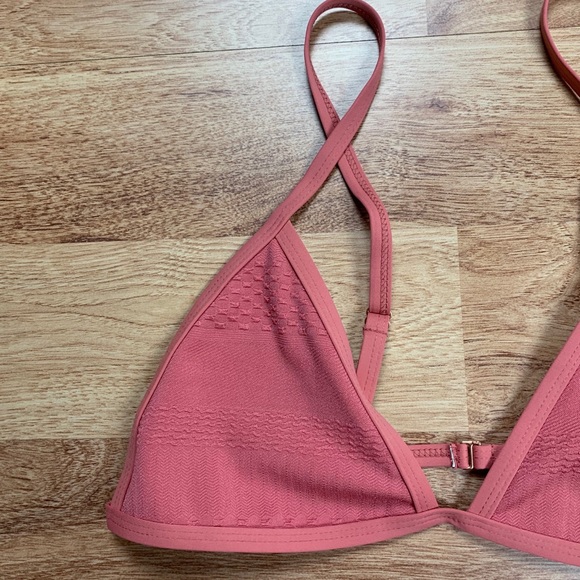 TAVIK Swimwear Jett Textured Triangle Bikini Swim Top Women - Picture 3 of 10